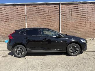 Volvo V-40 2.0 D2 Cross Country AUTOMAAT NAP picture 3