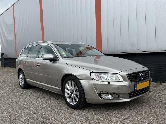 uszkodzony samochody osobowe Volvo V-70 2.0 D4 Nordic+ AUTOMAAT EURO 6 2015/1