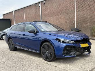 skadebil auto Volkswagen Passat 1.5 eHybrid R LINE 2025/1