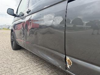 Volkswagen Transporter 2.0 TDI L2H3 30 AUTOMAAT picture 25