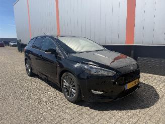 Schadeauto Ford Focus 1.0 Titanium ST Line 2016/1