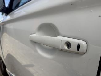 Mitsubishi Outlander 2.5 PHEV Intense + picture 12