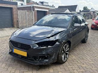 uszkodzony samochody osobowe Seat Leon FR 1.4 TSI eHybrid Pano 2021/1