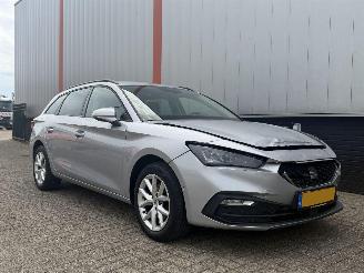 Schadeauto Seat Leon 1.0 TSI 2022/1