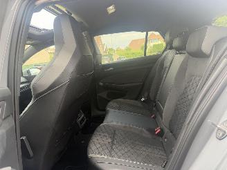 Volkswagen Golf 1.5 eTSI R Line PANO picture 10