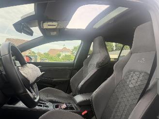Volkswagen Golf 1.5 eTSI R Line PANO picture 7