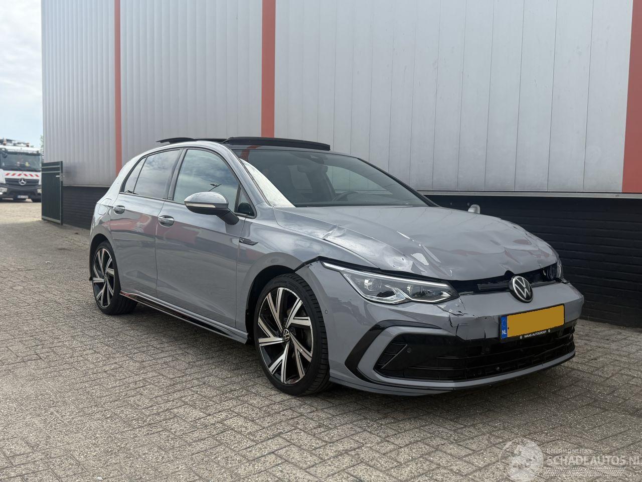 Volkswagen Golf 1.5 eTSI R Line PANO