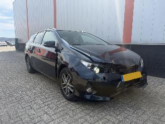 skadebil auto Toyota Auris Touring Sports 1.8 hybride 2014/1