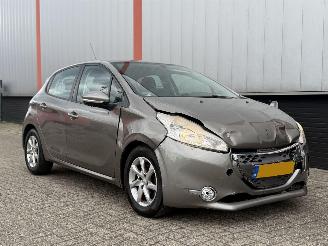 Coche accidentado Peugeot 208 1.4 e-HDi Blue Lease 2012/1