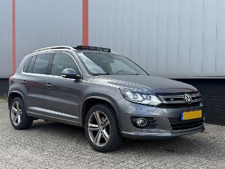 Schadeauto Volkswagen Tiguan 1.4 TSI R LINE NAP PANO 2014/1