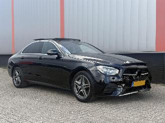 Damaged car Mercedes E-klasse E300de 4 Matic AMG PANO SFEER 2020/1