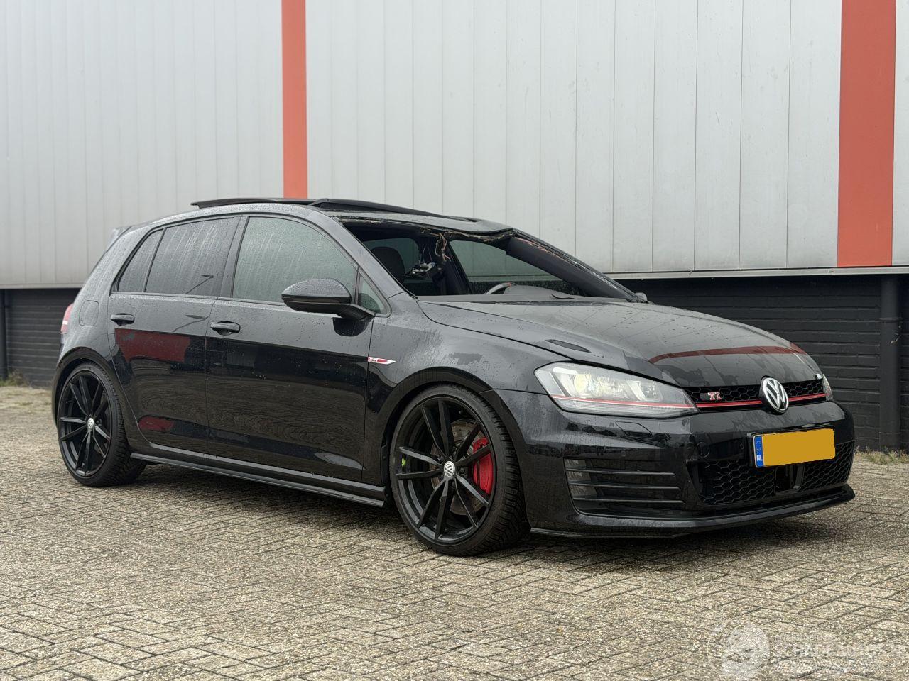 Volkswagen Golf 2.0 TSI GTI PERFORMANCE