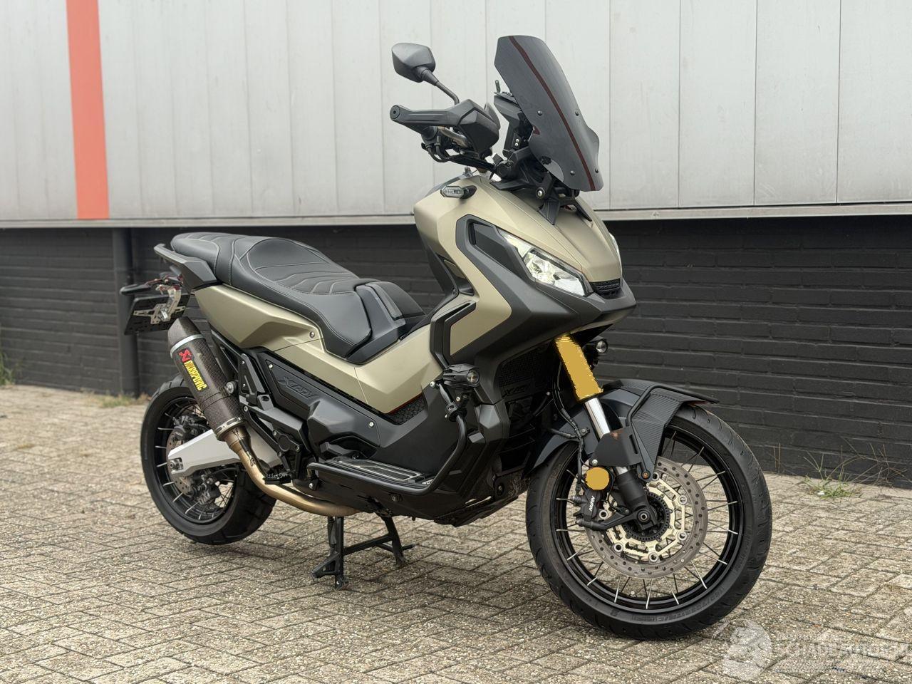Honda  750 X - ADV - AKRA - CARBON
