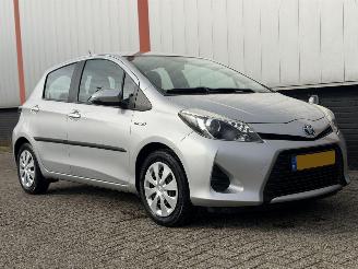 Voiture accidenté Toyota Yaris 1.5 Full Hybrid NAP KILOMETERS!!!!!!! 2013/1