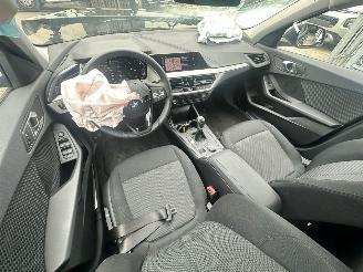 BMW 1-serie 1.5 116D picture 7