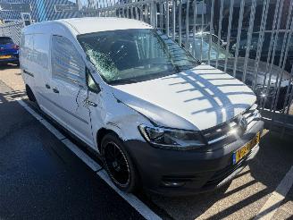 Schadeauto Volkswagen Caddy maxi 2.0 TDI L2H1 BMT MAXI 2017/10