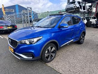 Damaged car MG ZS MG ZS EV LUXURY 45KWH 2020/8
