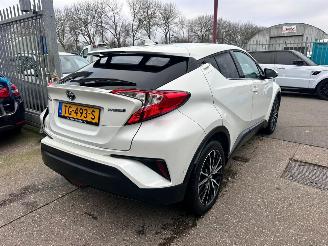 Toyota C-HR 1.8 HYBRIDE BI-TONE picture 4