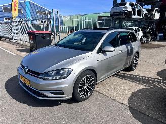 Damaged car Volkswagen Golf 1.0 TSI / DSG / PANO / 2018/8