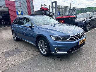 škoda osobní automobily Volkswagen Passat 1.4 TSI / GTE / DSG / PANO / LEER 2016/9