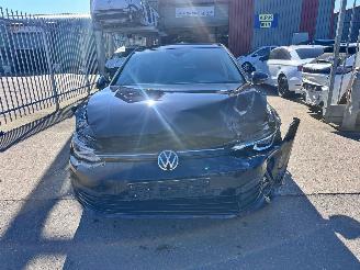 Volkswagen Golf 1.5 e-TSI / DSG / picture 2