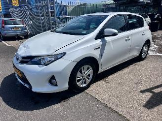 Auto incidentate Toyota Auris 1.8 HYBRIDE / AUTOMAAT 2013/4