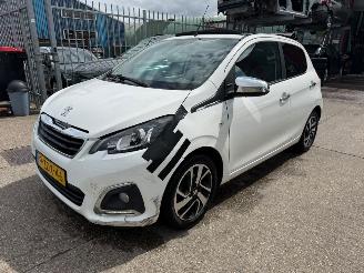 Vaurioauto  passenger cars Peugeot 108 1.0 e-VTi Premiere TOP 2014/12