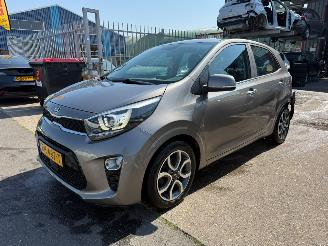 Damaged car Kia Picanto 1.0 CVVT EXECUTIVE LINE 2017/11
