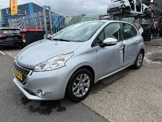 Auto incidentate Peugeot 208 1.2 VTI ACTIVE 2014/3