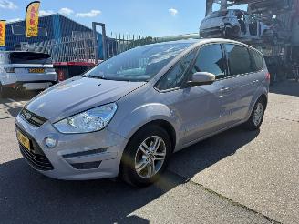 damaged passenger cars Ford S-Max 1.6 TDCI TITANIUM 7P 2011/4