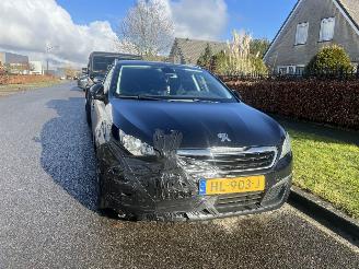 Avarii autoturisme Peugeot 308 1.6 BlueHDI Blue Lease Executive Pack GLAS DAK 2015/11