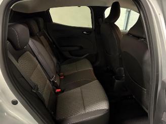 Renault Clio  picture 12