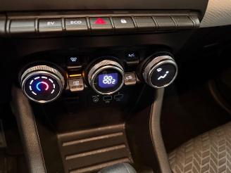 Renault Clio  picture 16
