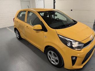 damaged passenger cars Kia Picanto  2022/9