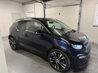Vaurioauto  passenger cars BMW i3  2020/2