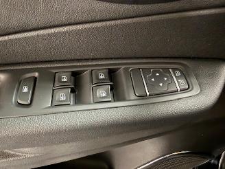 Renault Captur  picture 11