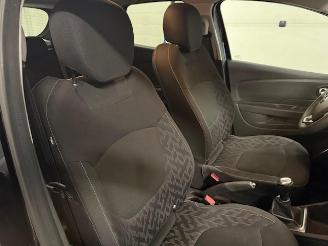 Renault Captur  picture 13