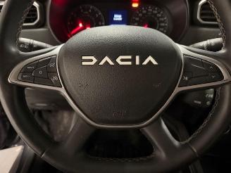 Dacia Duster // NUR 27000 KM // picture 23