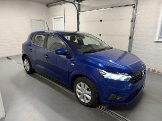 damaged passenger cars Dacia Sandero  2021/12