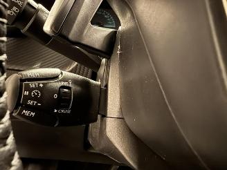 Peugeot 208  picture 24
