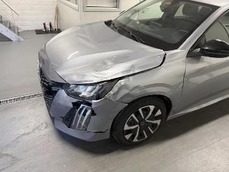 Peugeot 208  picture 4