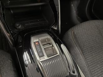 Peugeot 208  picture 15