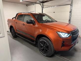 Vaurioauto  passenger cars Isuzu D-Max LIMITED EDITION // OMURO // 2023/8