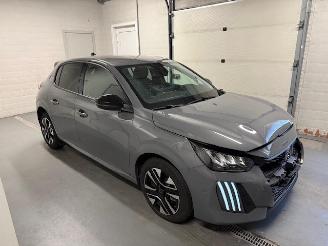 Schadeauto Peugeot 208  2025/4