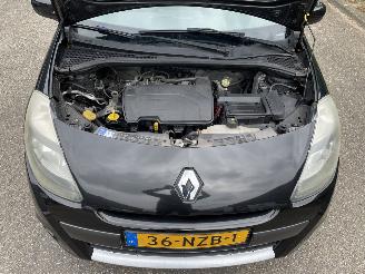 Renault Clio 1.2 5drs picture 8