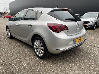 skadebil auto Opel Astra 1.4T Cosmo 2012/10