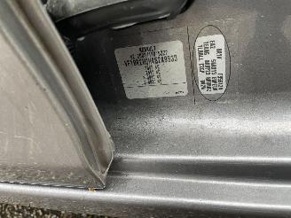 Renault Clio 1.5 dci 5drs picture 12