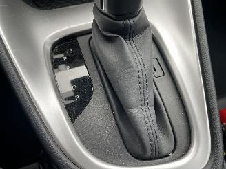 Toyota Yaris 5drs hybrid picture 12