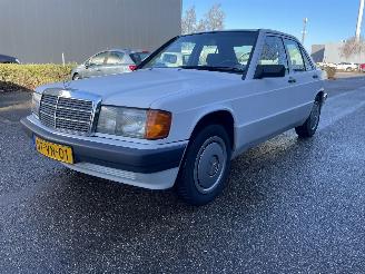 Vaurioauto  passenger cars Mercedes 190-serie 190E Aut. 1992/12