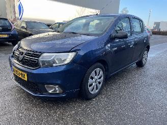 uszkodzony samochody osobowe Dacia Sandero 1.0 drs airco 2017/11